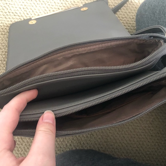 Beautiful grey braided purse - Picture 5 of 5